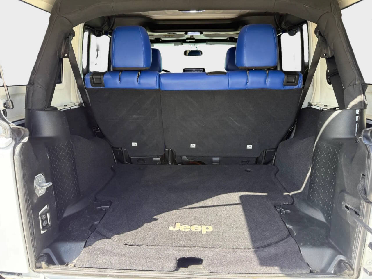 Used 2014 Jeep Wrangler Unlimited Sport w/ Quick Order Package 24S AWD/4WD image 8