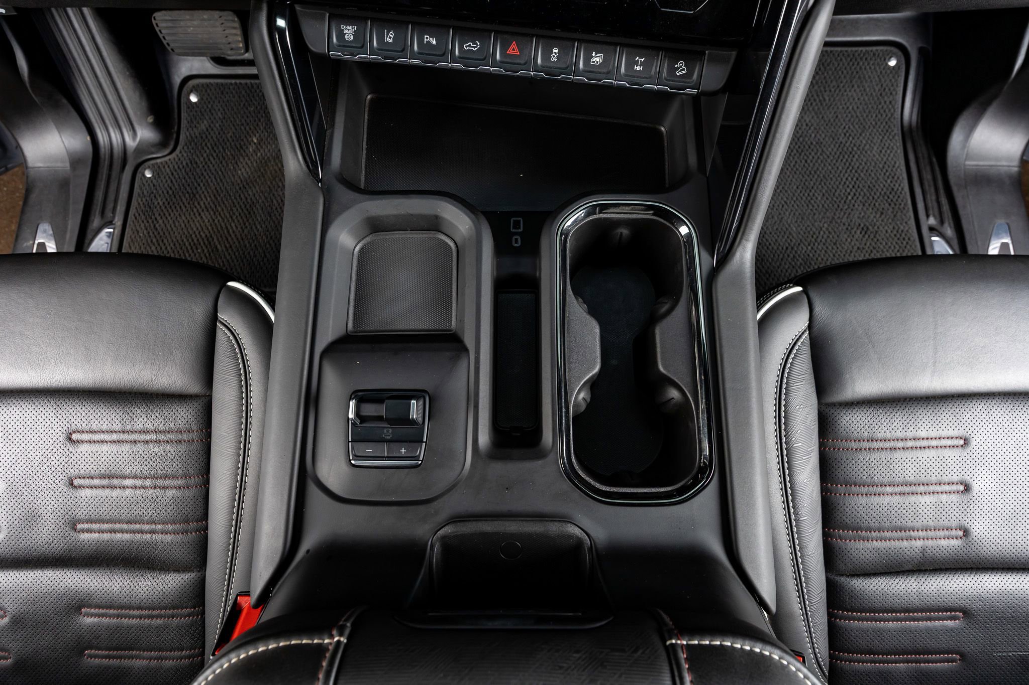 Used 2024 GMC Sierra 2500 AT4X image 28