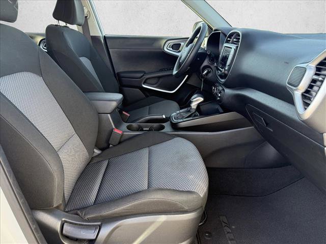 Used 2023 Kia Soul LX w/ LX Technology Package image 11