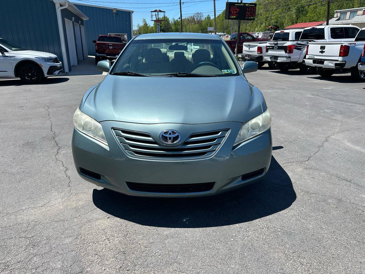 Used 2009 Toyota Camry FWD image 2