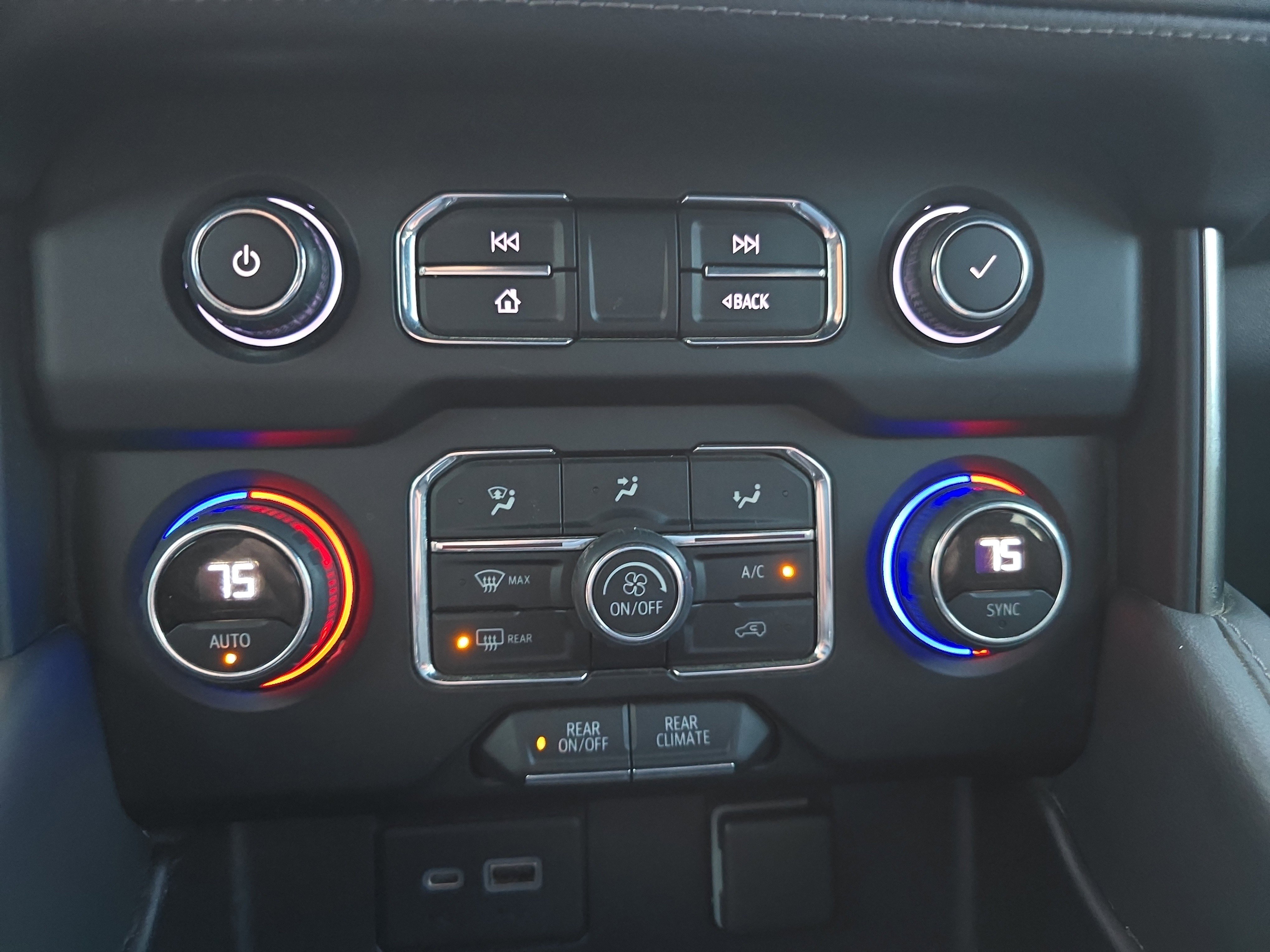 Used 2022 Chevrolet Suburban LS image 29