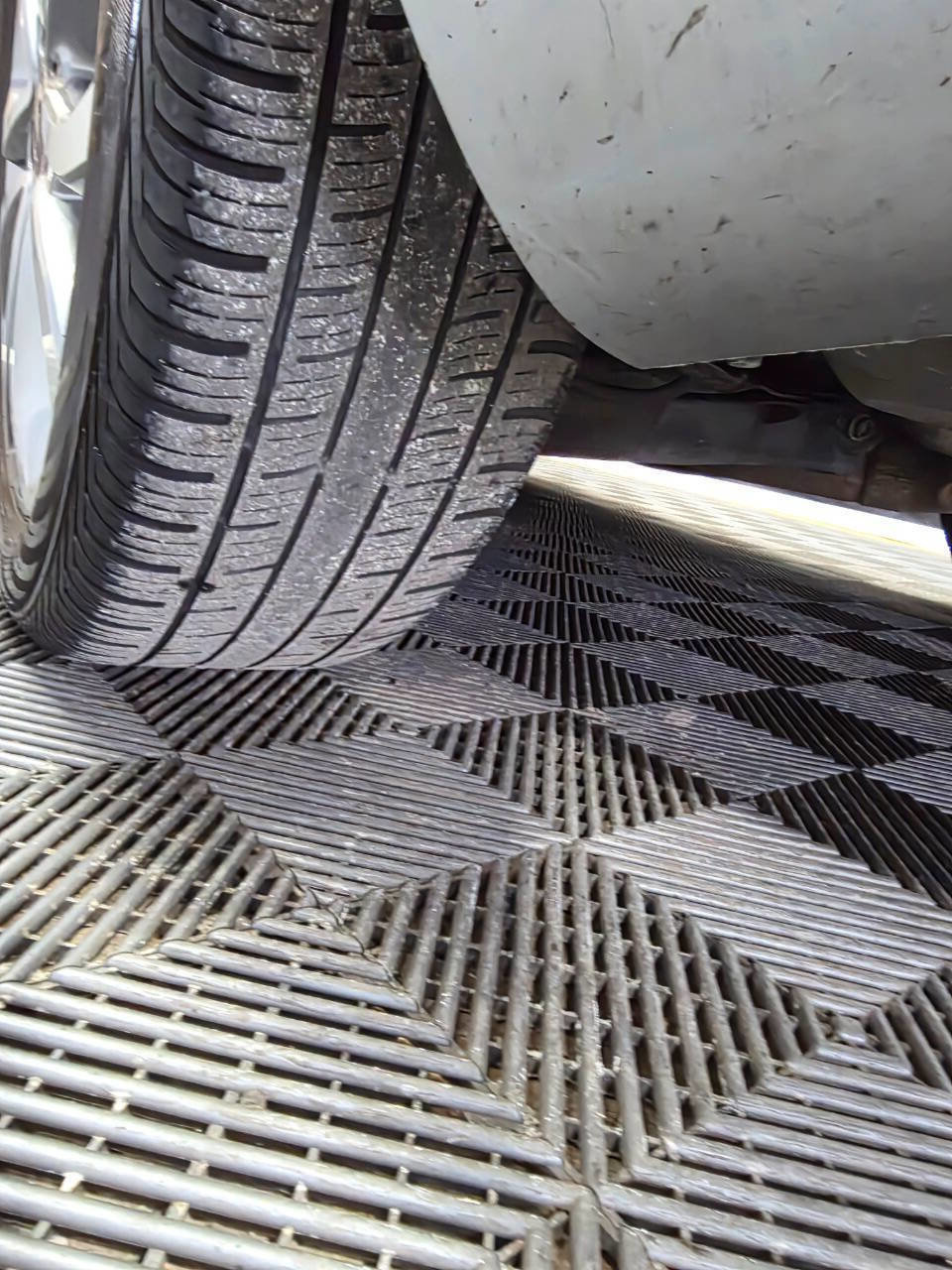 Used 2018 Mercedes-Benz C 300 4MATIC Sedan image 34