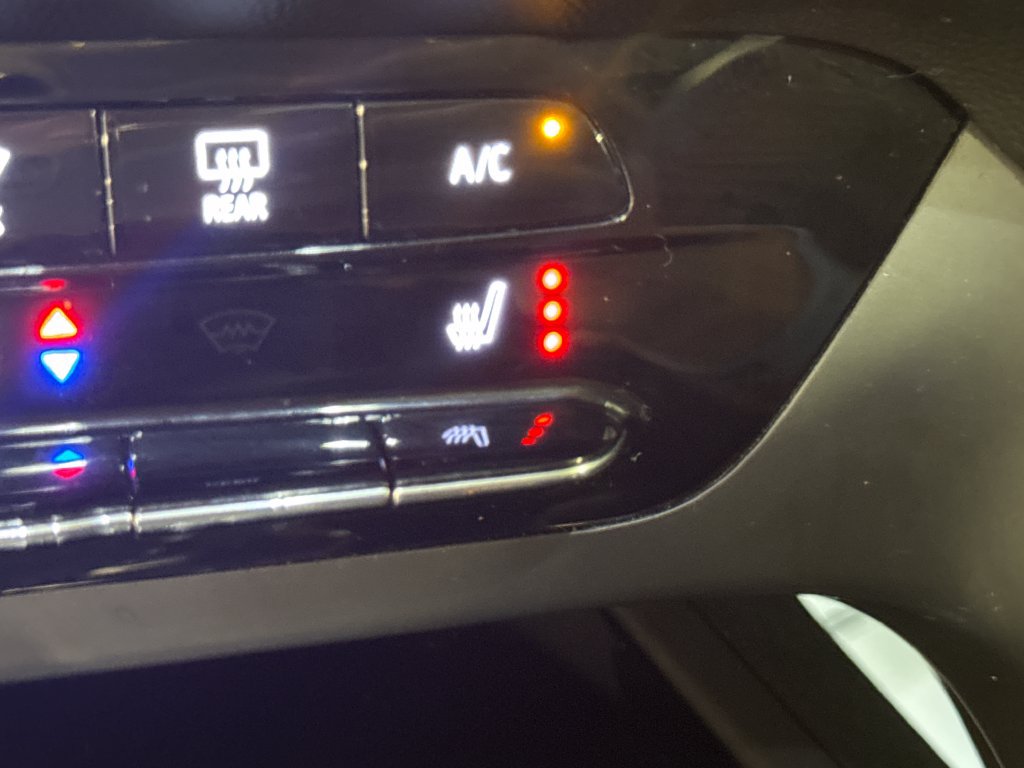 Used 2023 Buick Envision Essence w/ Sport Touring Package FWD image 16