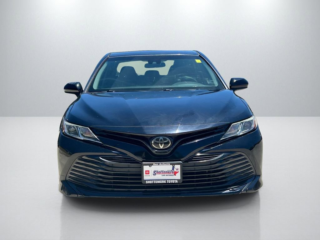 Used 2018 Toyota Camry LE FWD image 2