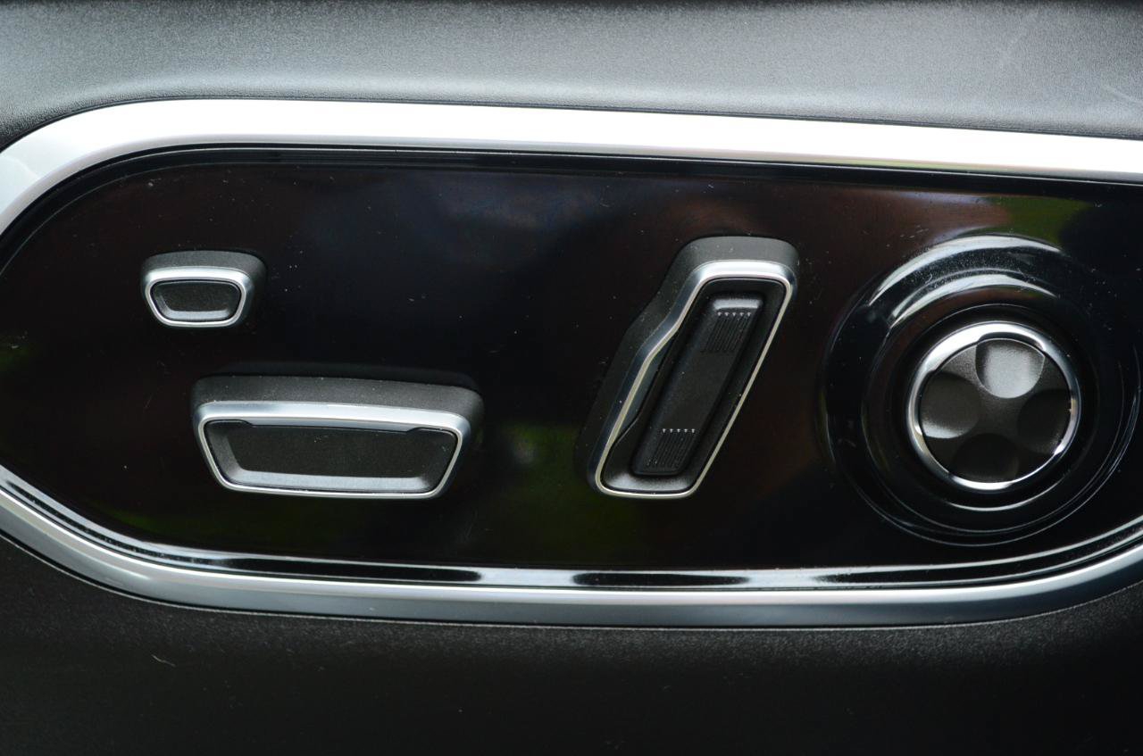 Used 2024 Jeep Grand Cherokee Summit AWD/4WD image 23