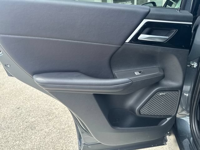 Used 2025 Mitsubishi Outlander AWD image 32