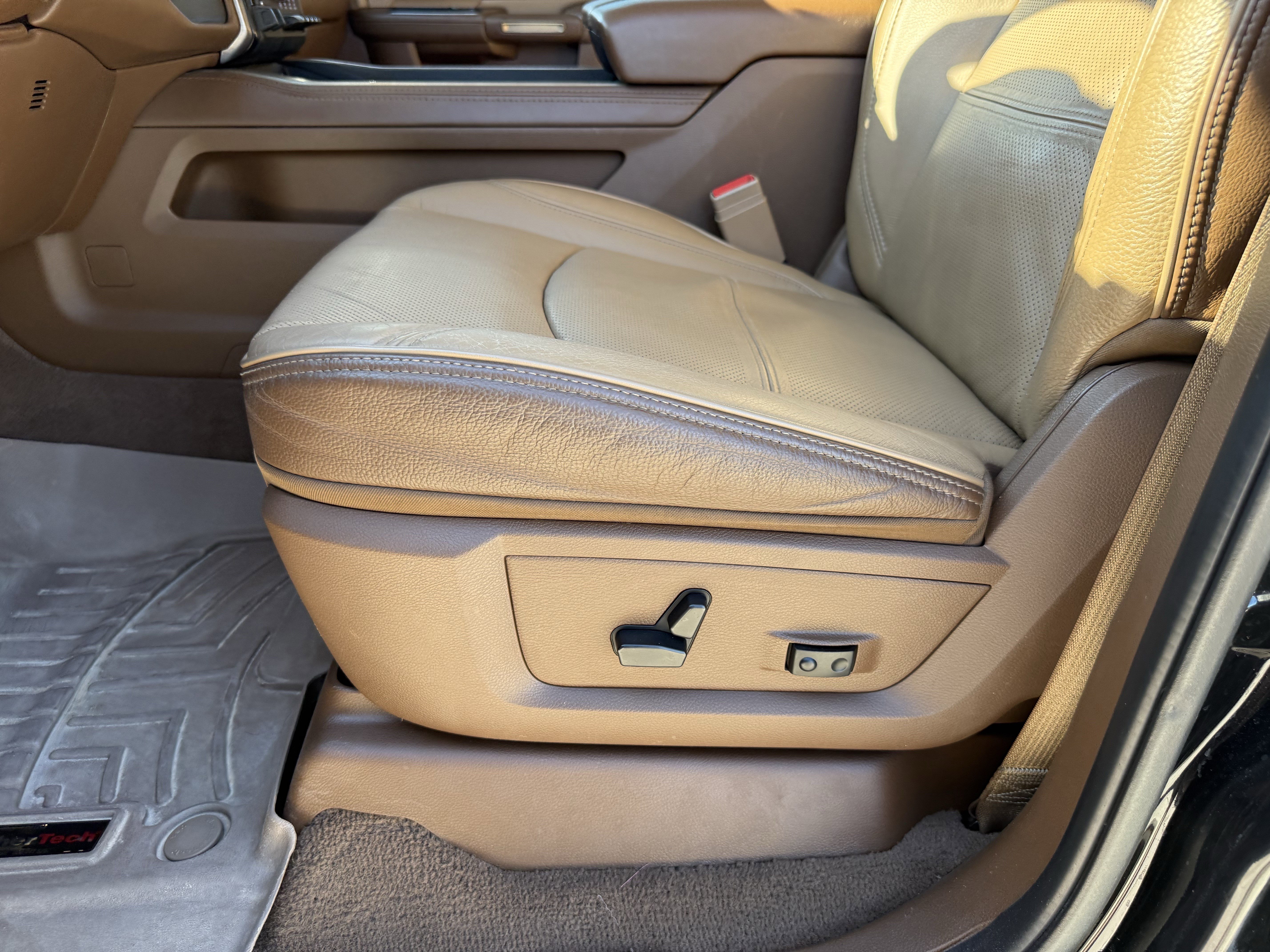 Used 2022 RAM 3500 Limited image 28