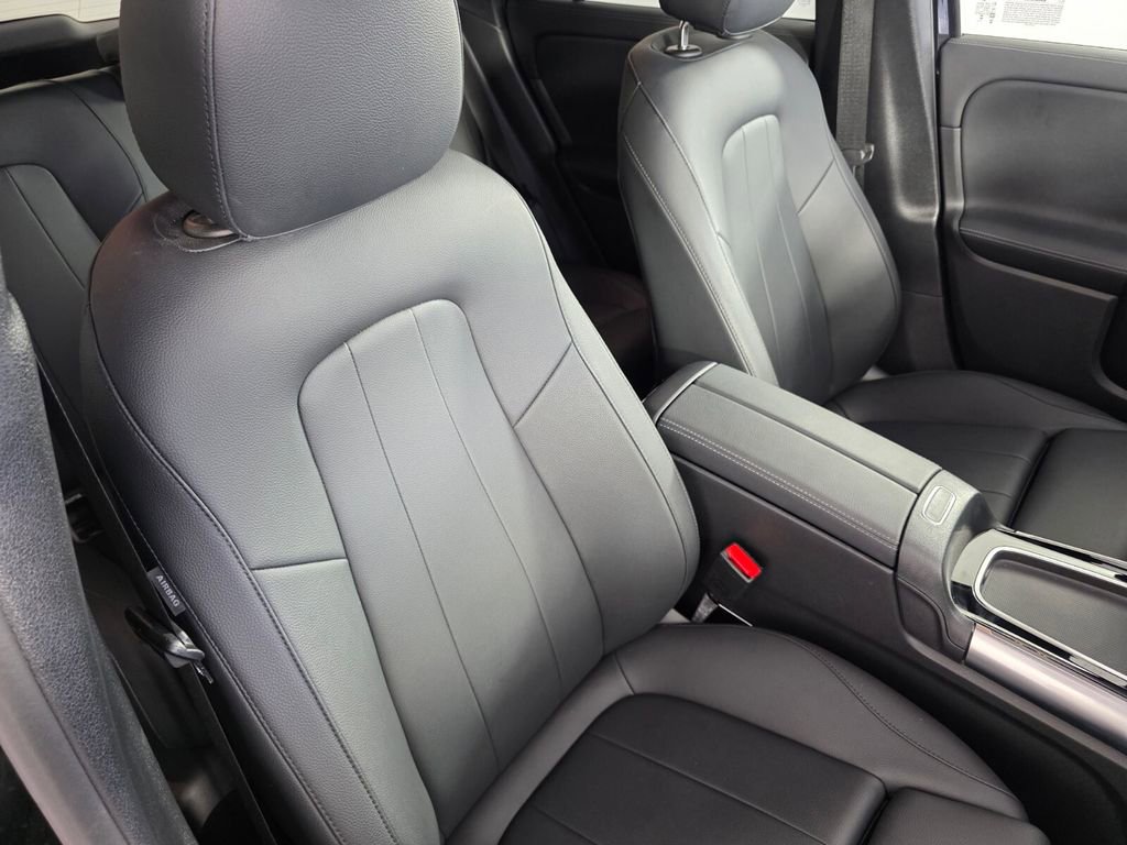 Certified 2025 Mercedes-Benz GLA 250 image 28