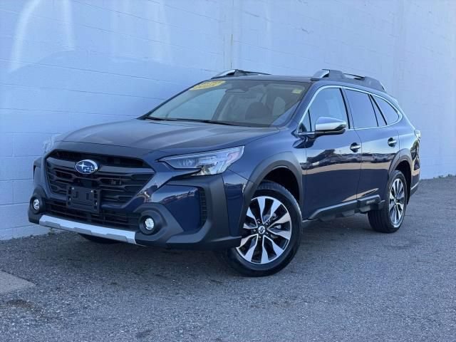 Used 2025 Subaru Outback Touring XT AWD/4WD image 1