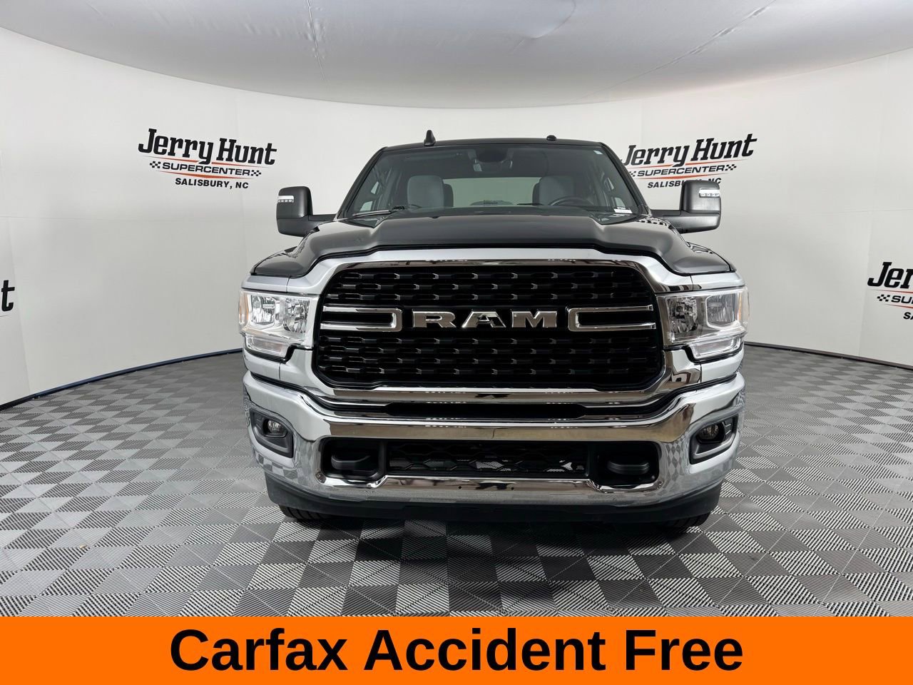 Used 2024 RAM 2500 Big Horn w/ Bed Utility Group image 3