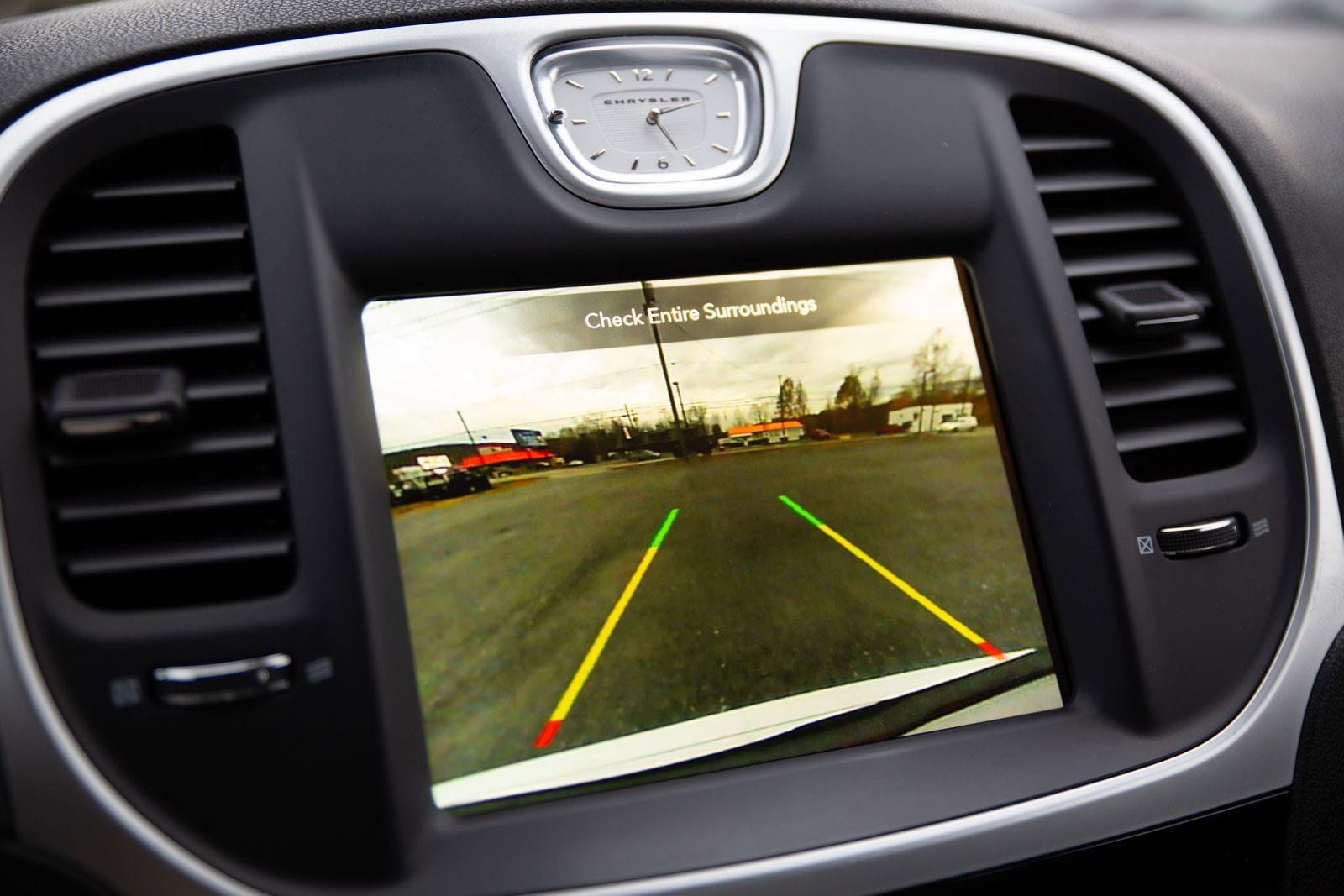 Used 2023 Chrysler 300 Touring L image 10