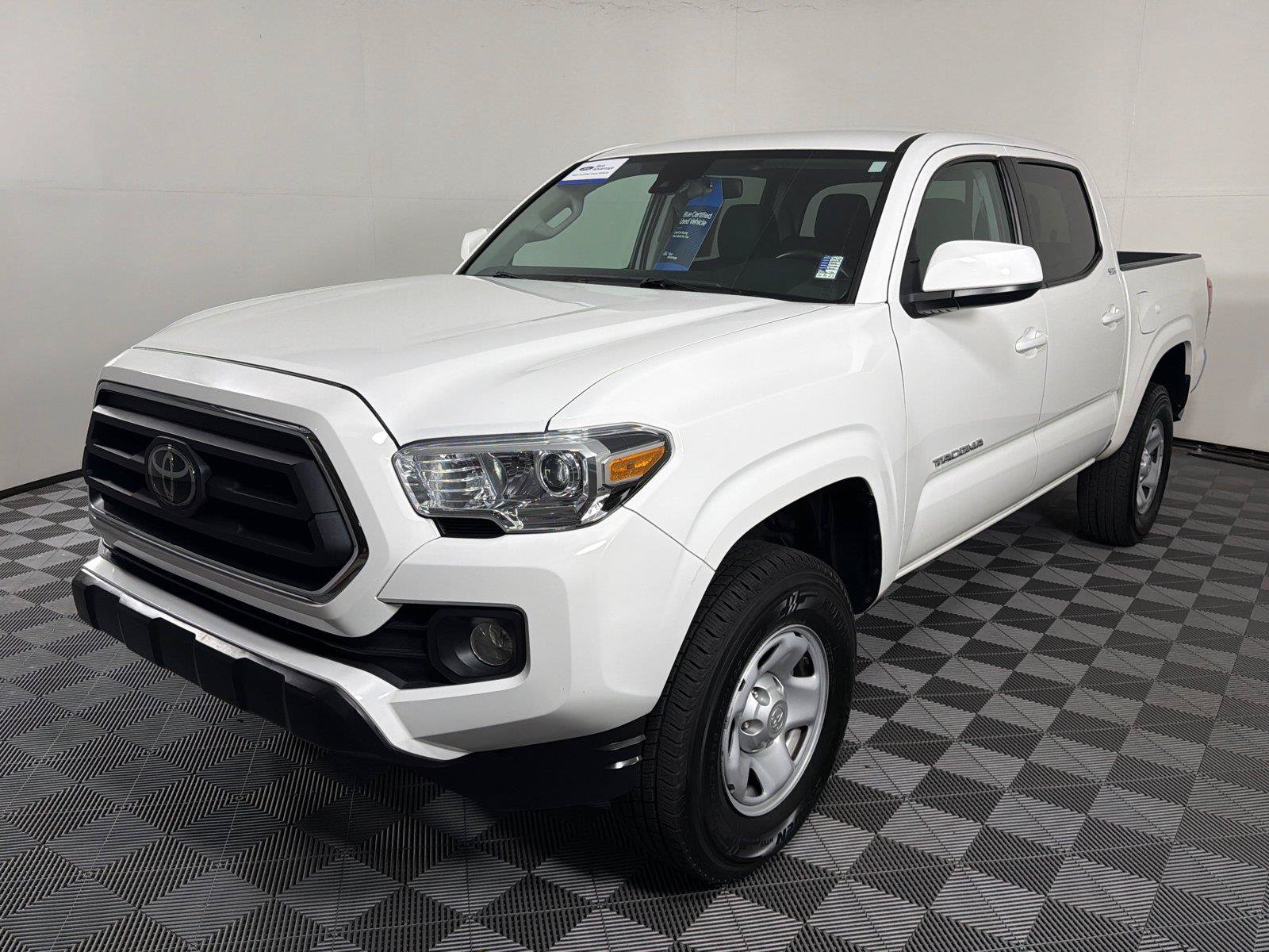 Used 2023 Toyota Tacoma SR5 RWD image 3