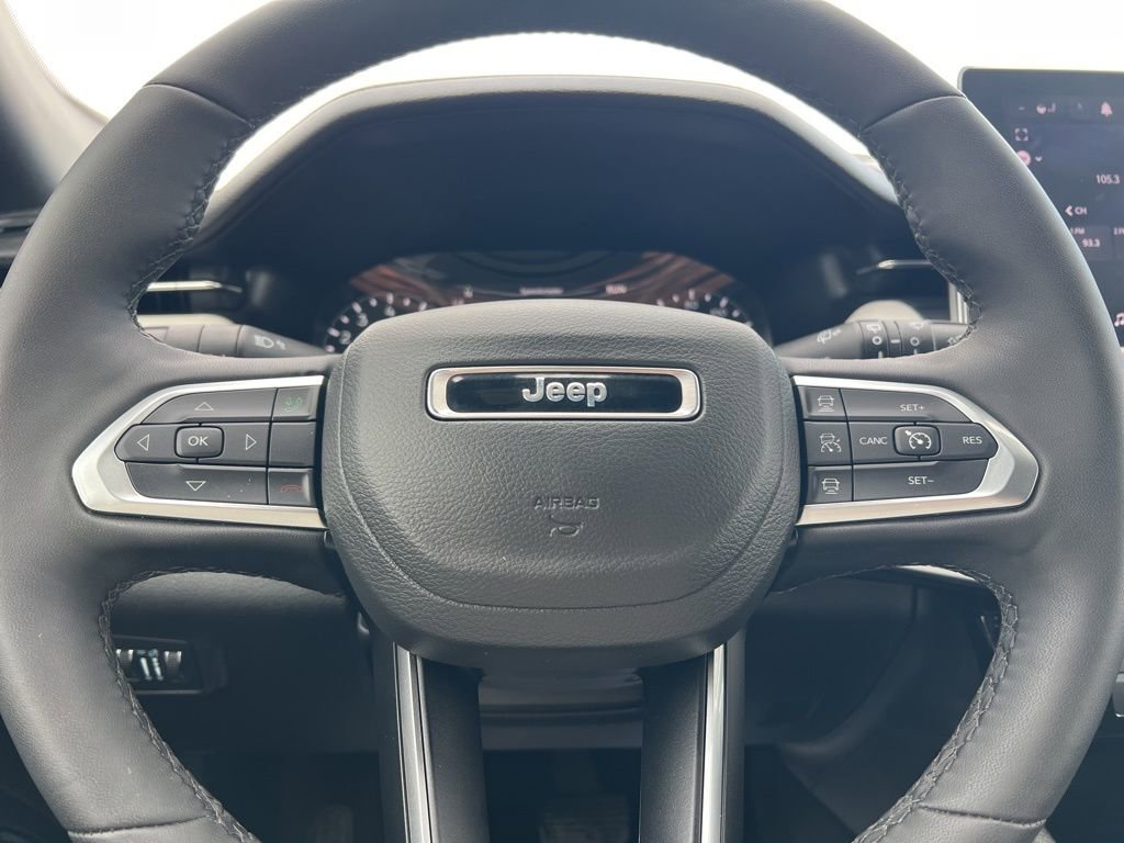 Used 2025 Jeep Compass Limited image 22