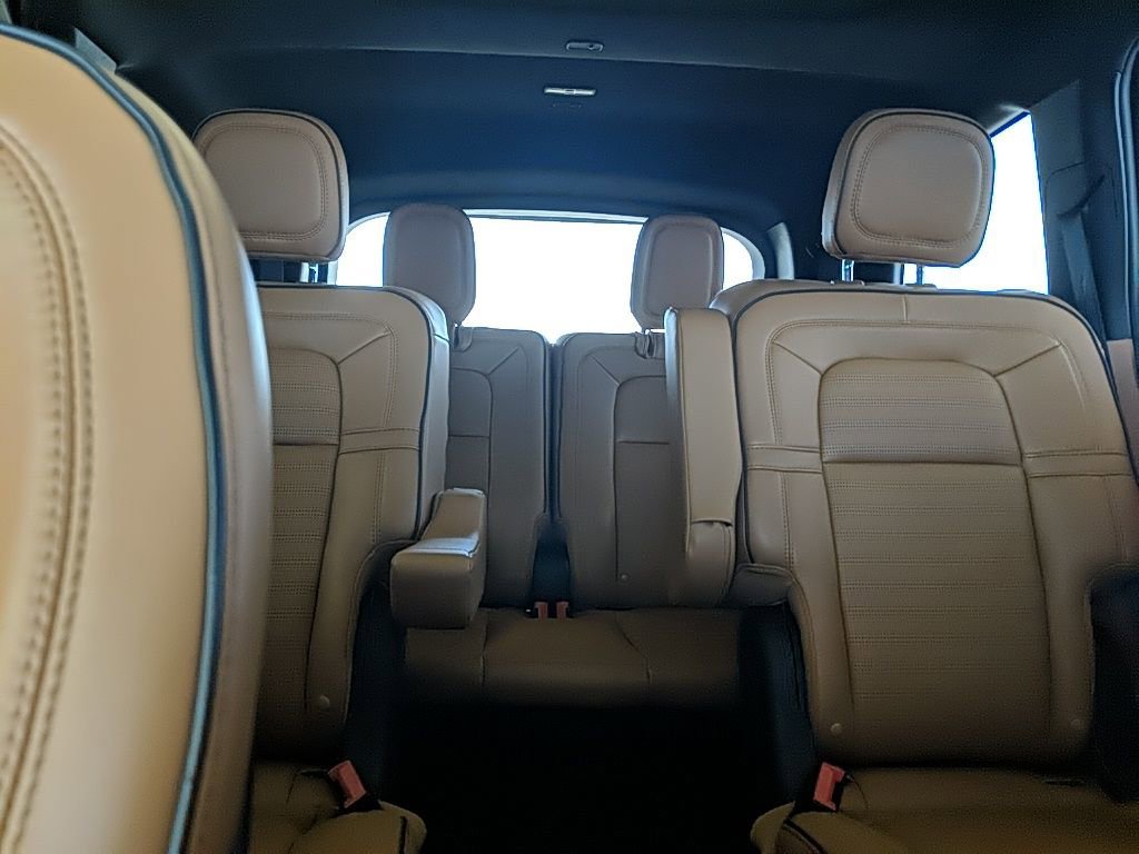Certified 2023 Lincoln Aviator Black Label w/ Class IV Trailer Tow Package image 30