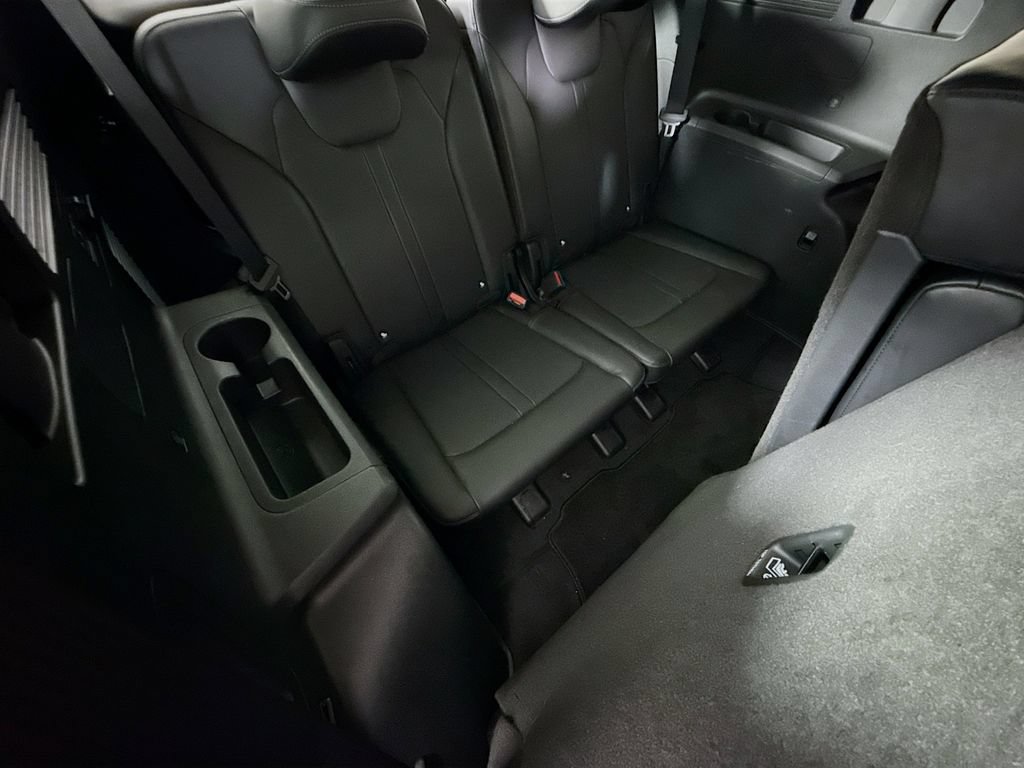 Certified 2024 Kia Sorento S AWD/4WD image 30