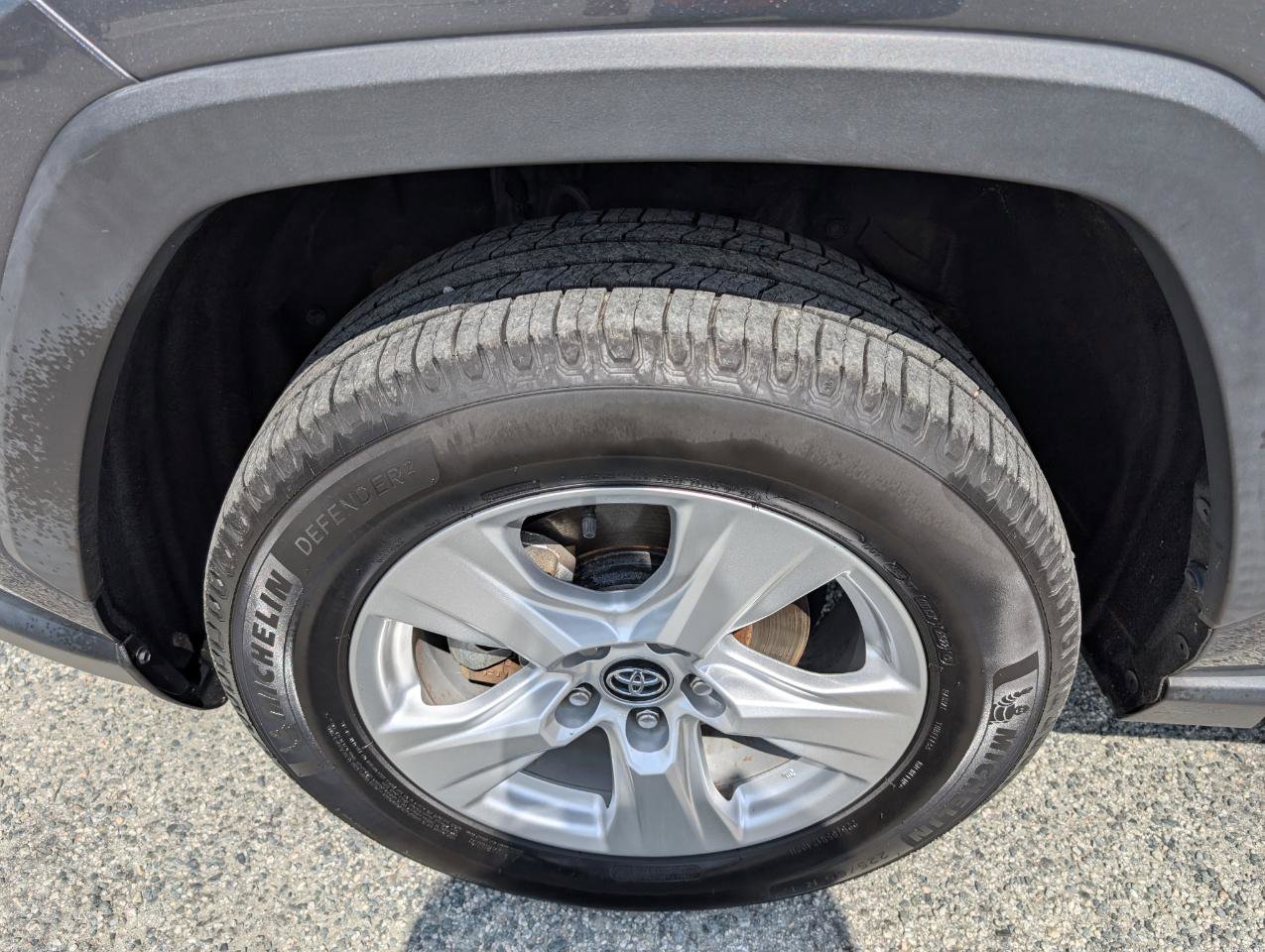 Used 2020 Toyota RAV4 XLE image 12