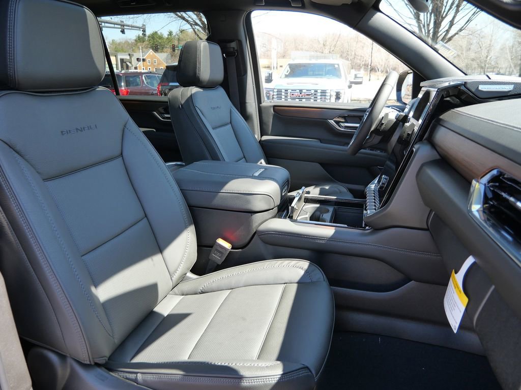 New 2026 GMC Yukon XL Denali w/ Sun & Power Step Package AWD/4WD image 24