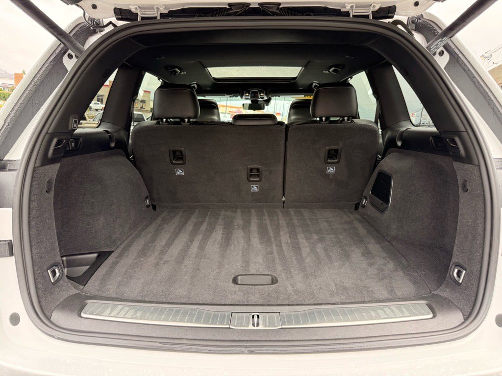 Used 2022 Jeep Grand Cherokee Overland w/ Luxury Tech Group IV image 26