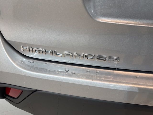 New 2025 Toyota Highlander XLE image 9