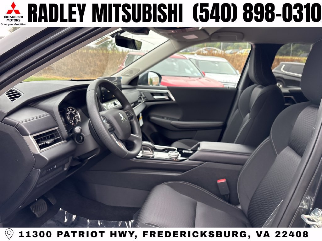 New 2026 Mitsubishi Outlander ES AWD/4WD image 3