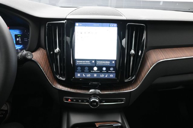 Used 2023 Volvo XC60 T8 Plus w/ Protection Package Premier AWD/4WD image 13