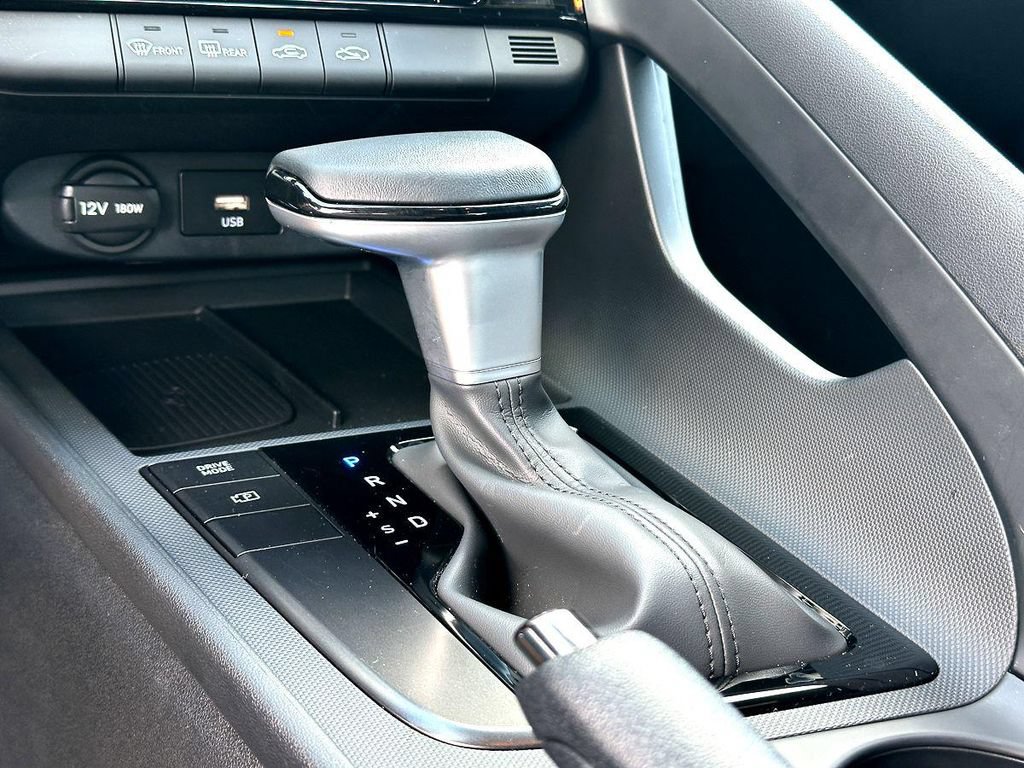 Used 2025 Hyundai Elantra Sport FWD image 20