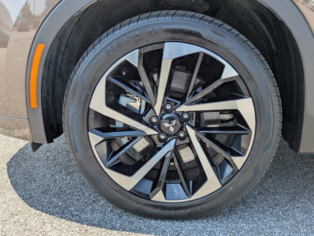 Used 2023 Mitsubishi Outlander SEL AWD/4WD image 12