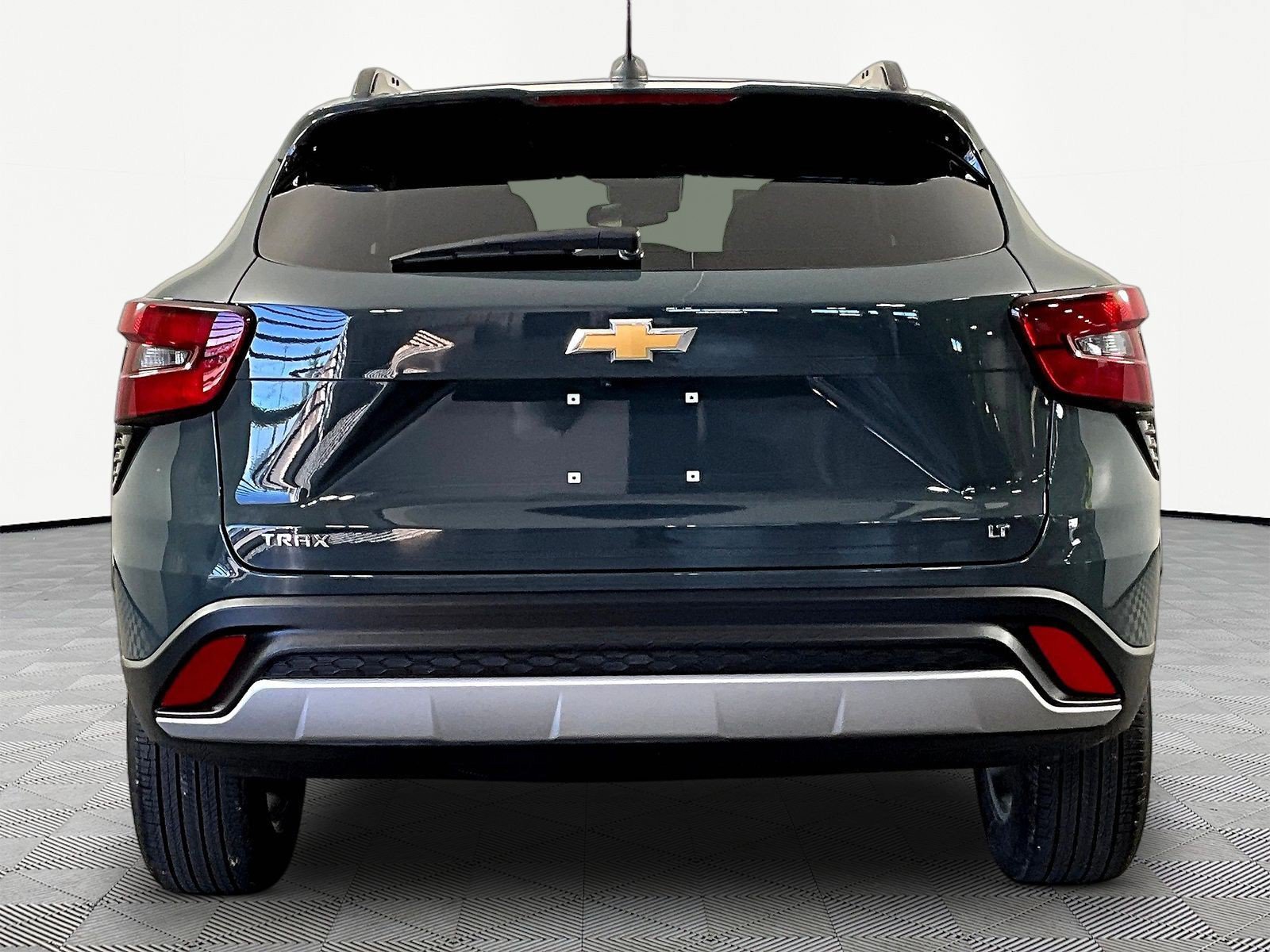 Used 2025 Chevrolet Trax LT FWD image 5