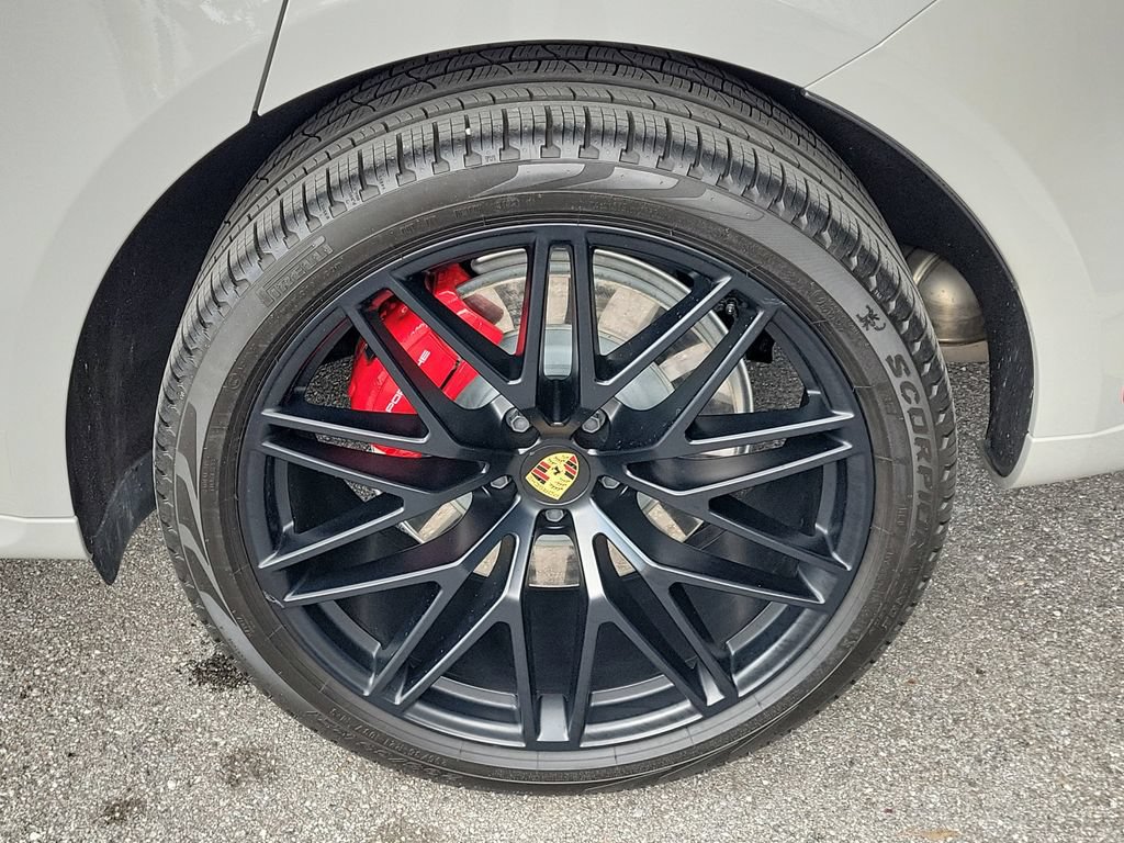 Certified 2024 Porsche Macan GTS AWD/4WD image 11