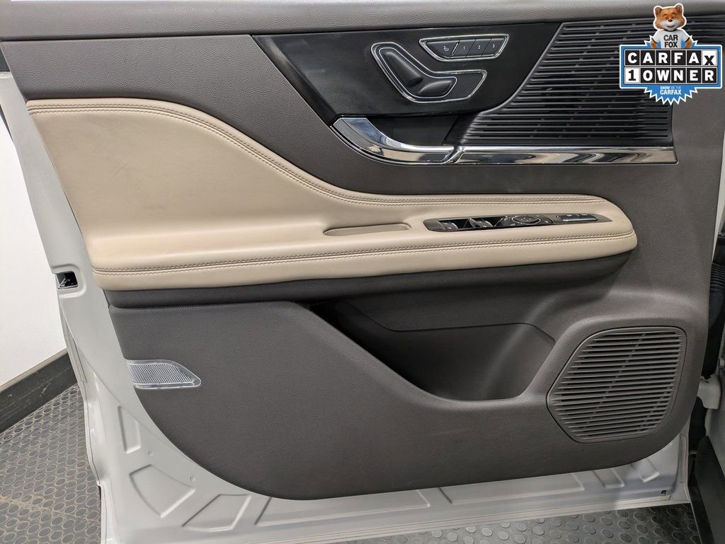Certified 2022 Lincoln Corsair AWD w/ Equipment Group 101A image 8