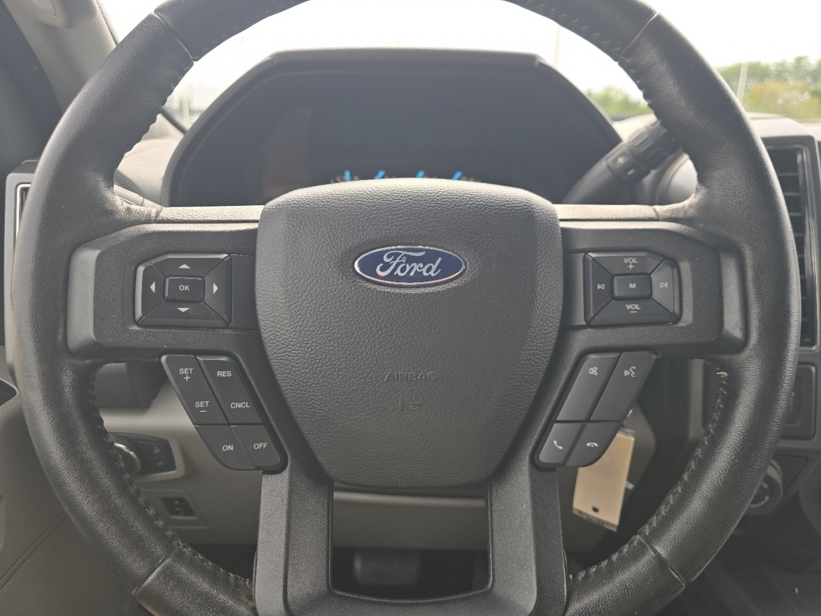 Used 2019 Ford F150 XLT w/ Equipment Group 302A Luxury AWD/4WD image 27
