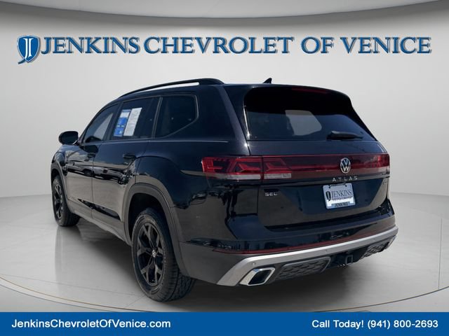 Used 2024 Volkswagen Atlas Peak Edition SEL AWD/4WD image 7