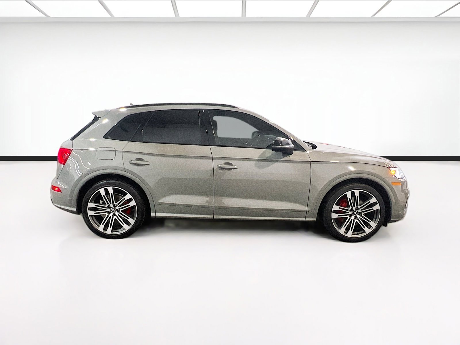 Used 2020 Audi SQ5 Premium Plus w/ Premium Plus Package AWD/4WD image 26