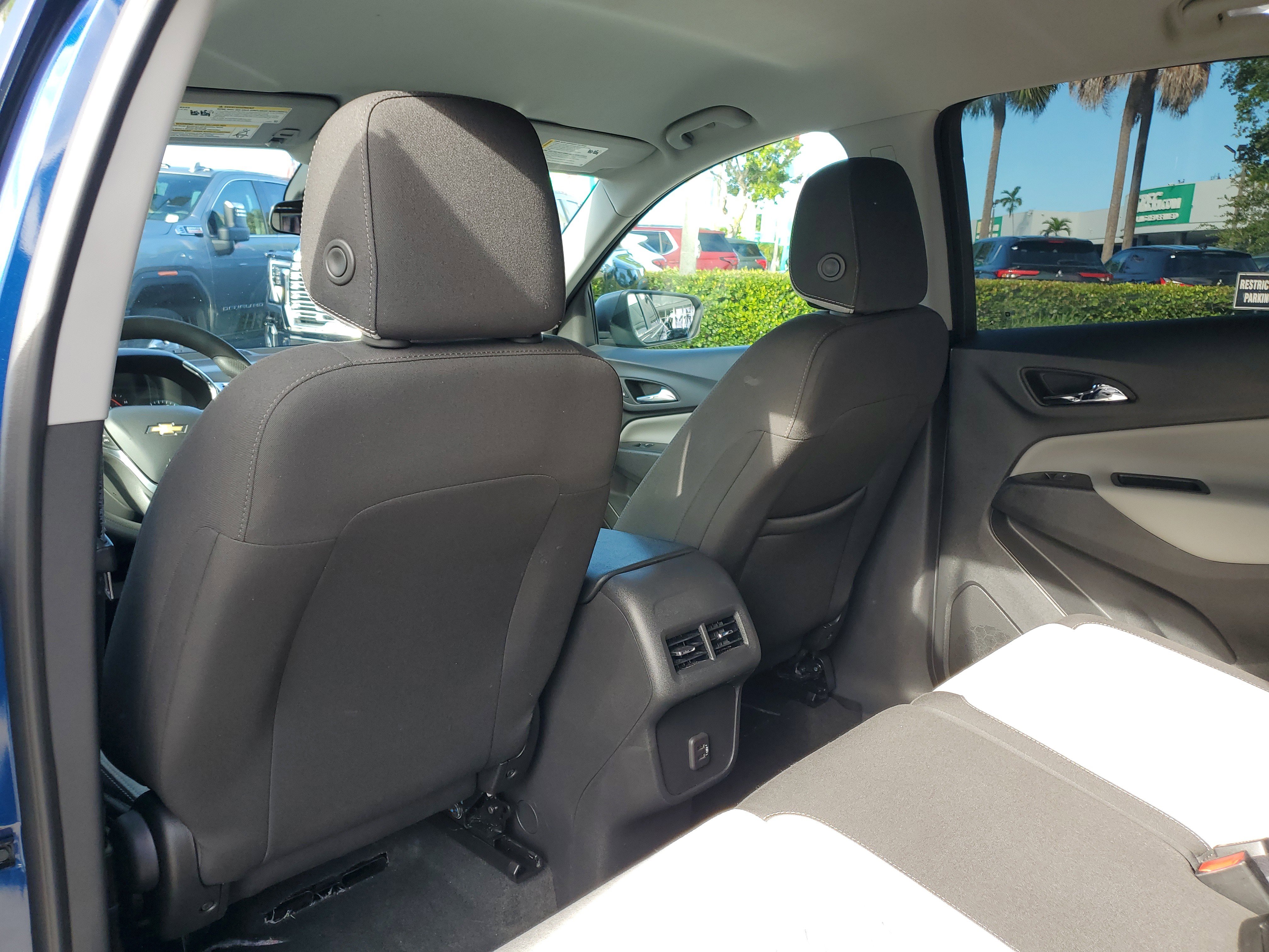 Used 2023 Chevrolet Equinox LS image 14