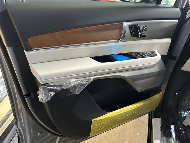 New 2026 Cadillac Vistiq Luxury w/ LPO, Floor Liner Package image 8