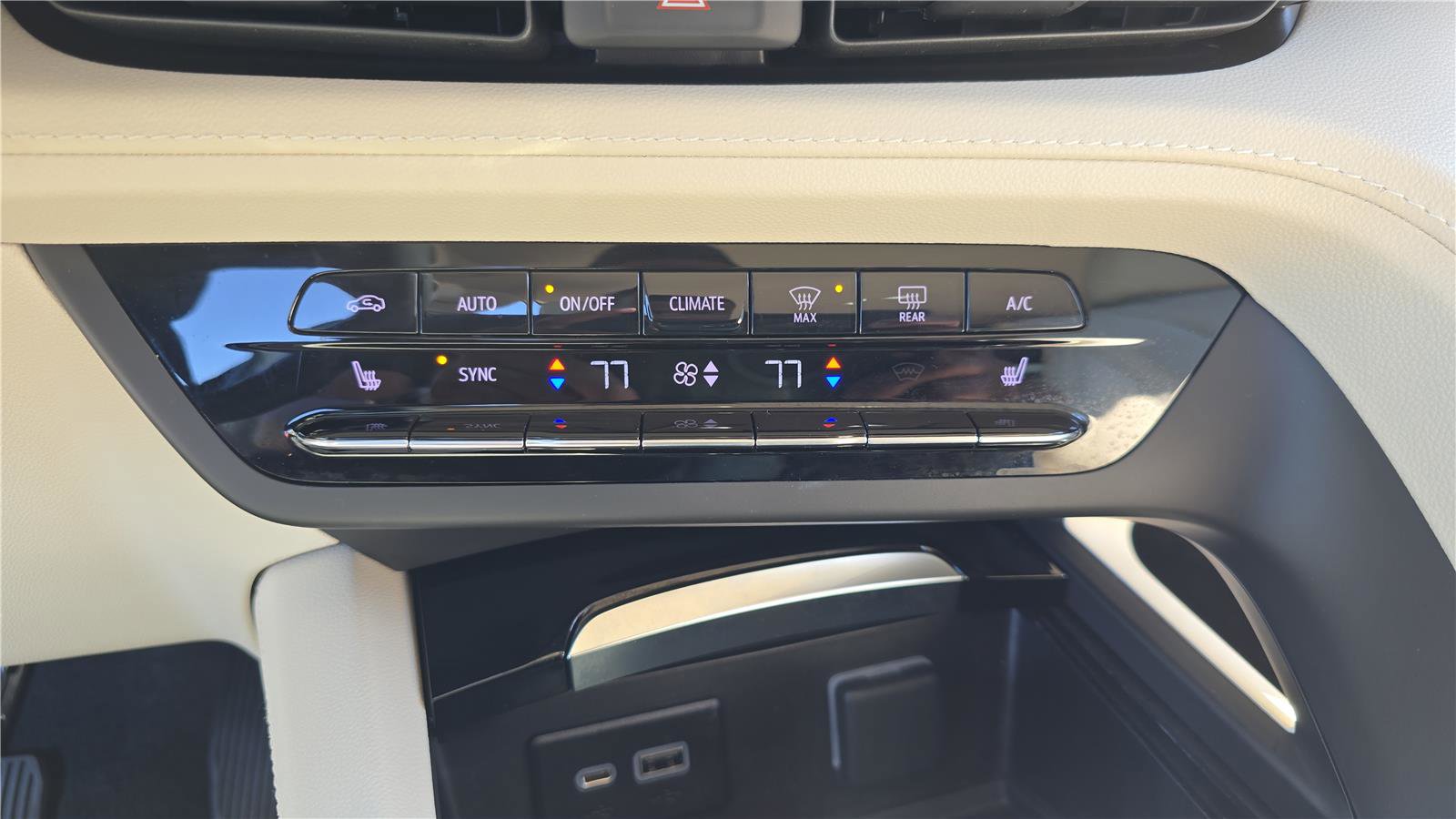 Used 2023 Buick Envision Preferred AWD/4WD image 23
