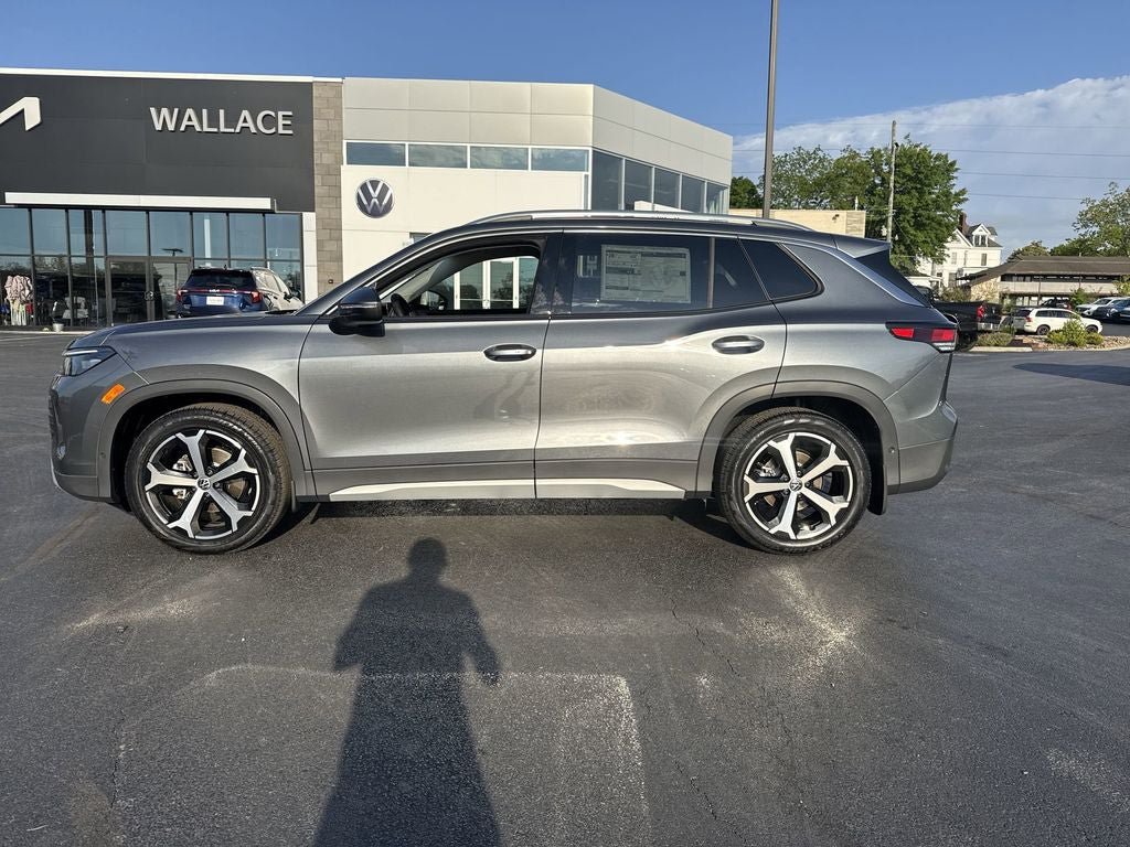 New 2026 Volkswagen Tiguan SE FWD image 1