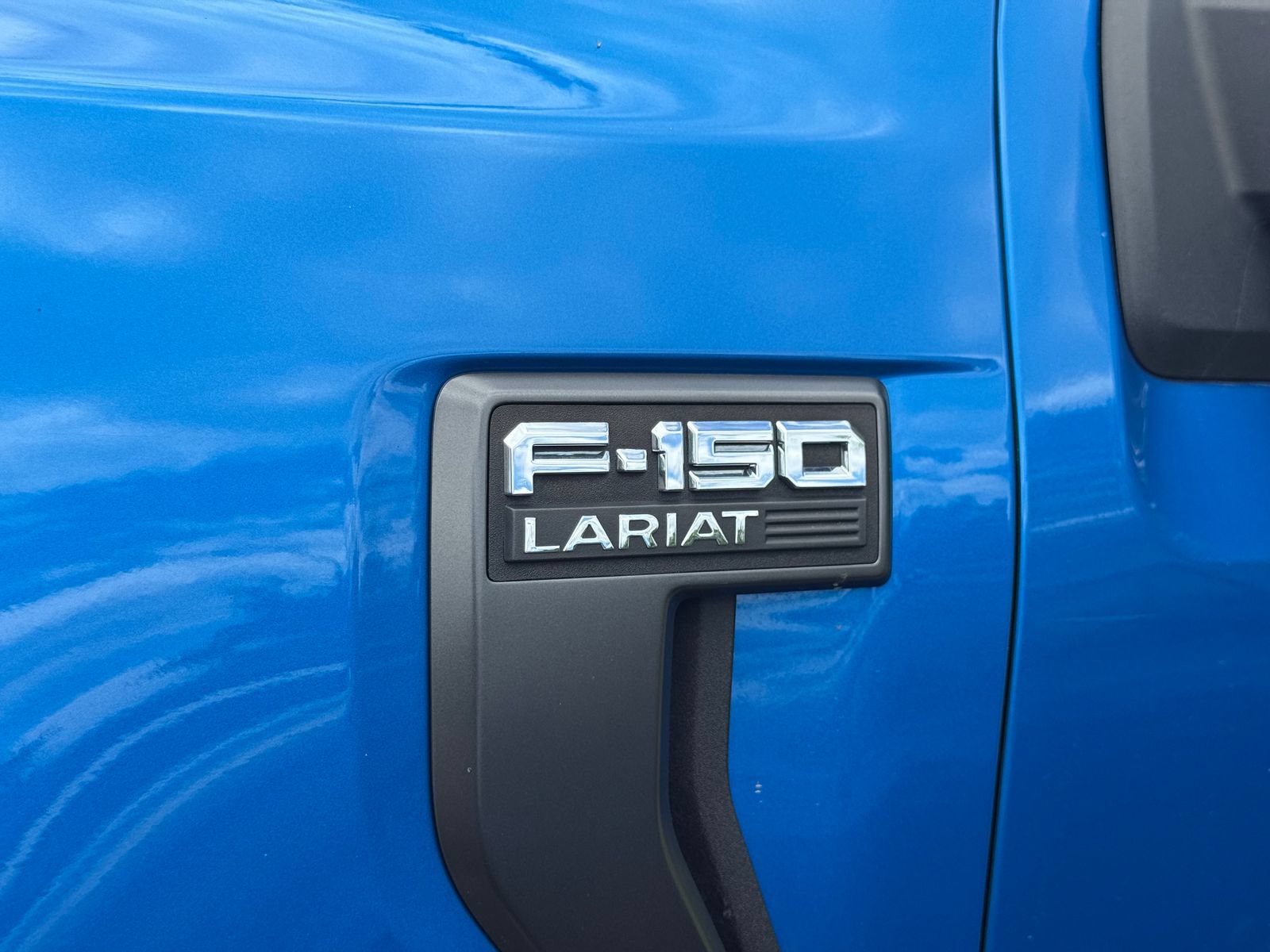 Used 2021 Ford F150 Lariat w/ Equipment Group 502A High AWD/4WD image 4