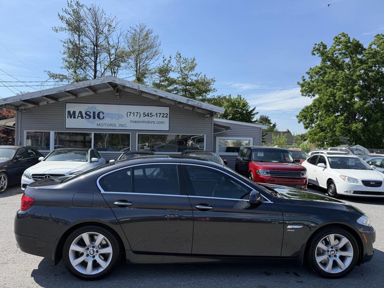 Used 2012 BMW 550i xDrive Sedan AWD/4WD image 3