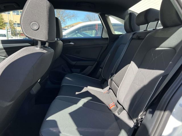 Used 2025 Volkswagen Jetta Sport image 12