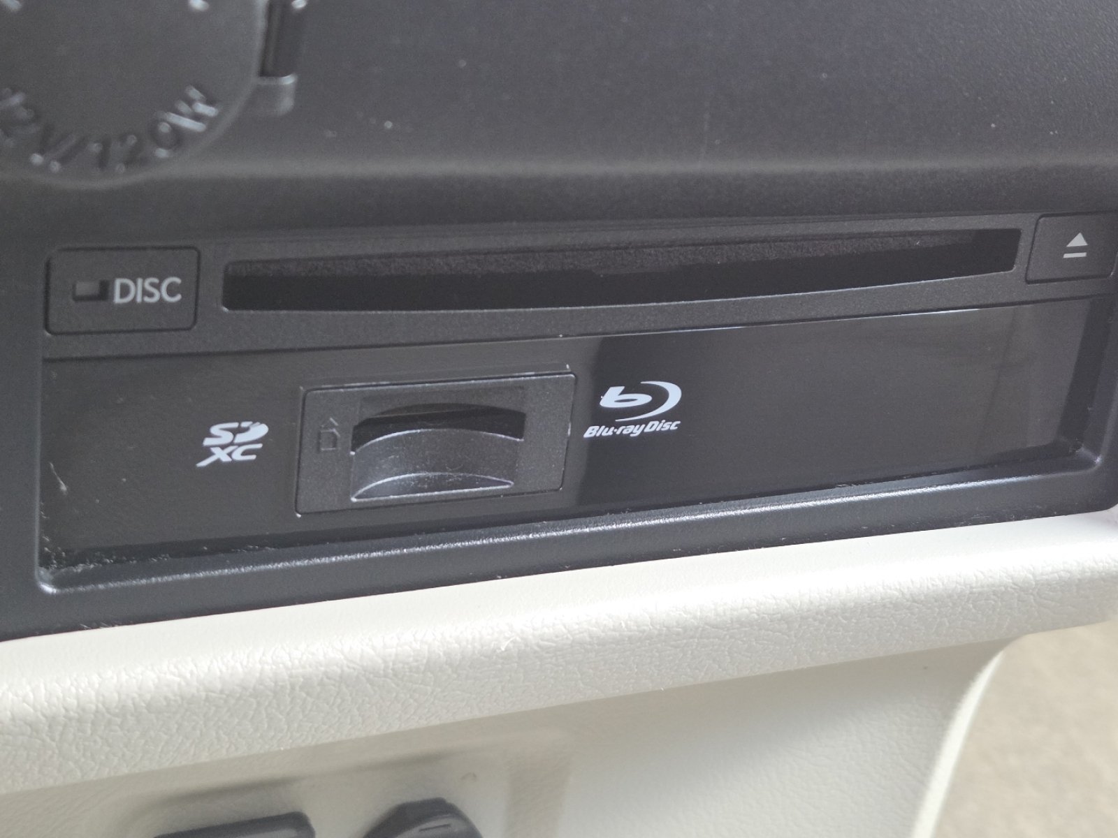 Used 2017 Toyota Sienna XLE Premium AWD/4WD image 6