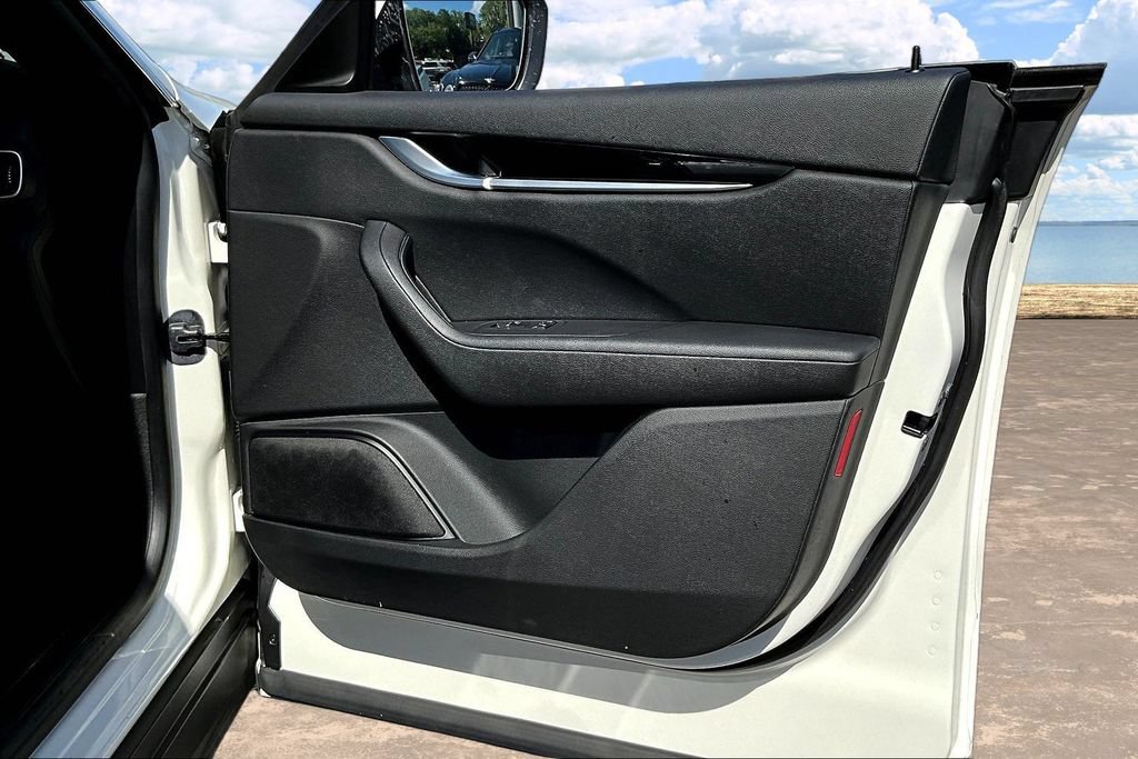Used 2022 Maserati Levante GT AWD/4WD image 29