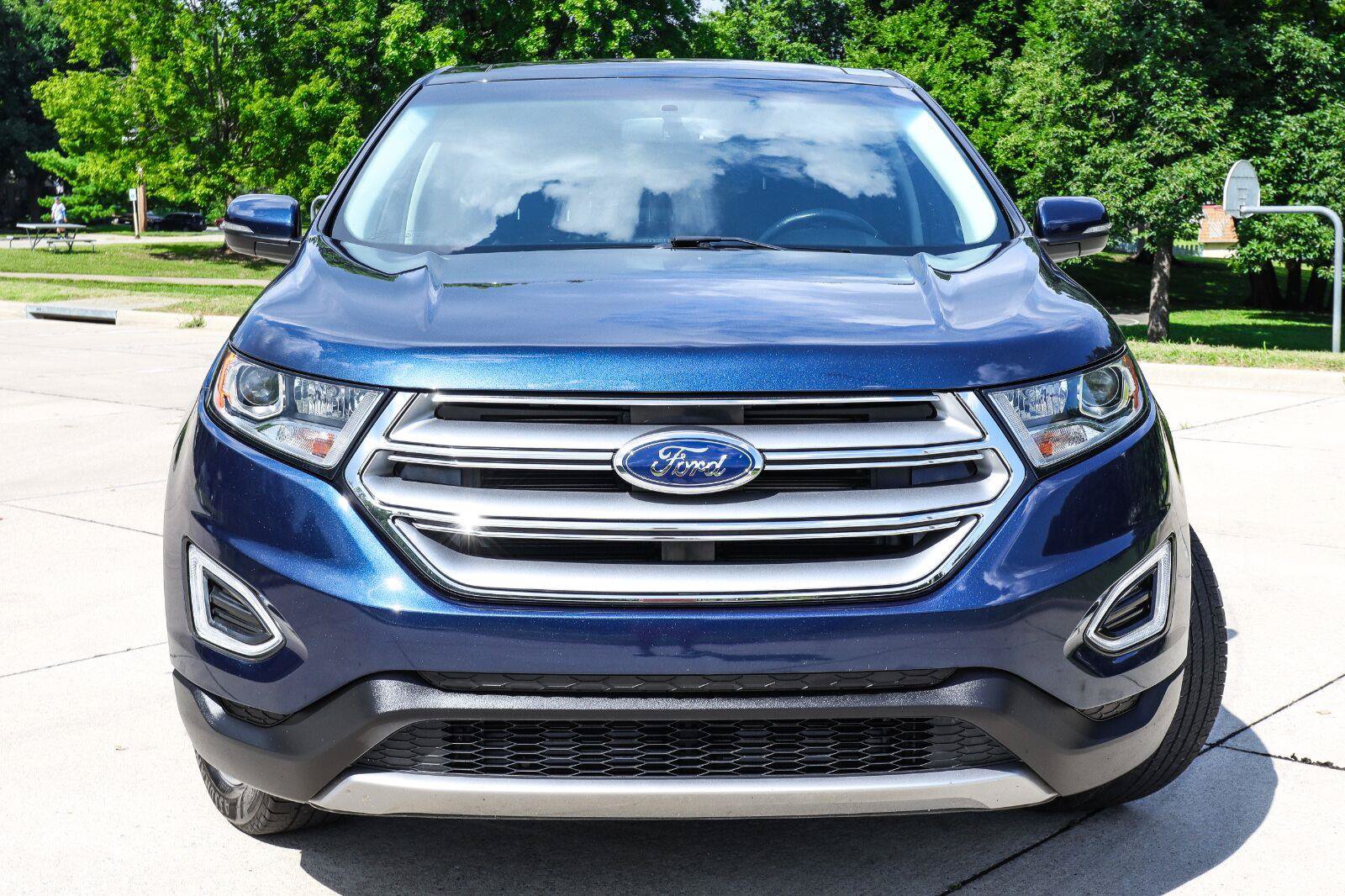 Used 2017 Ford Edge Titanium w/ Equipment Group 301A FWD image 18