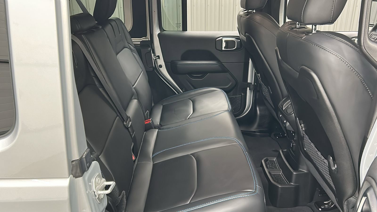Used 2024 Jeep Wrangler Unlimited Rubicon 4xe image 36