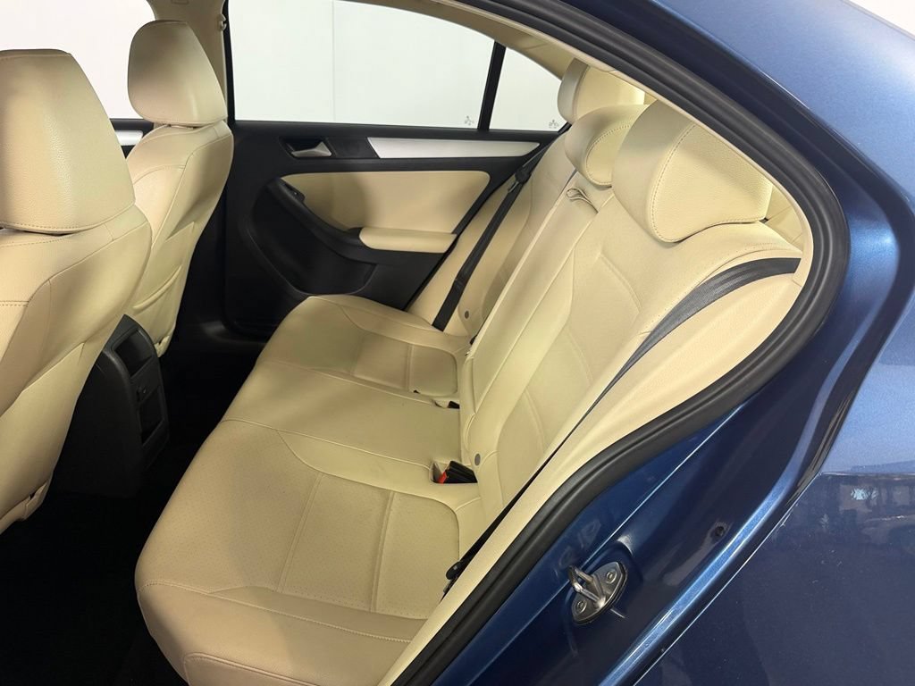 Used 2018 Volkswagen Jetta SEL FWD image 25