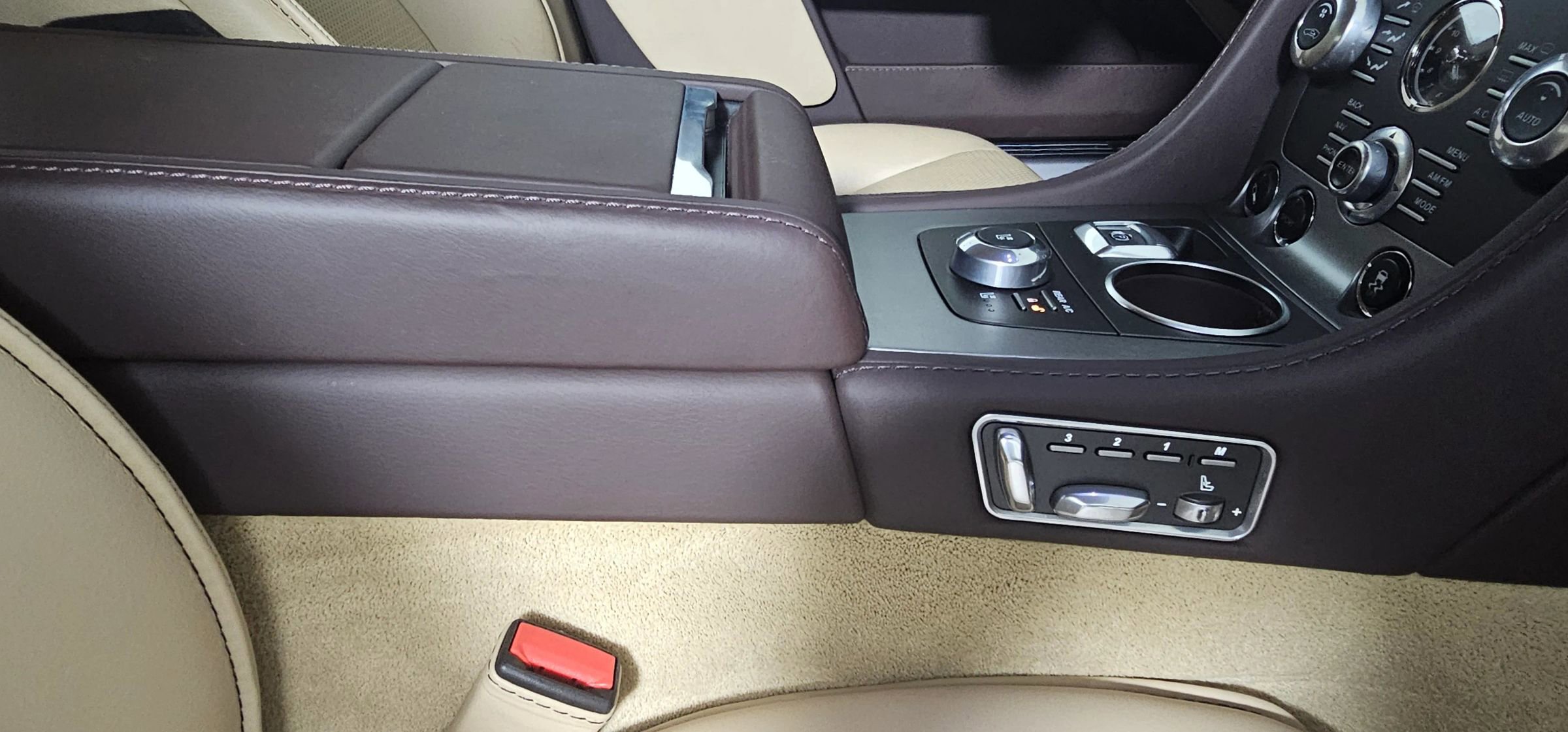 Used 2012 Aston Martin Rapide Sedan 4D image 29