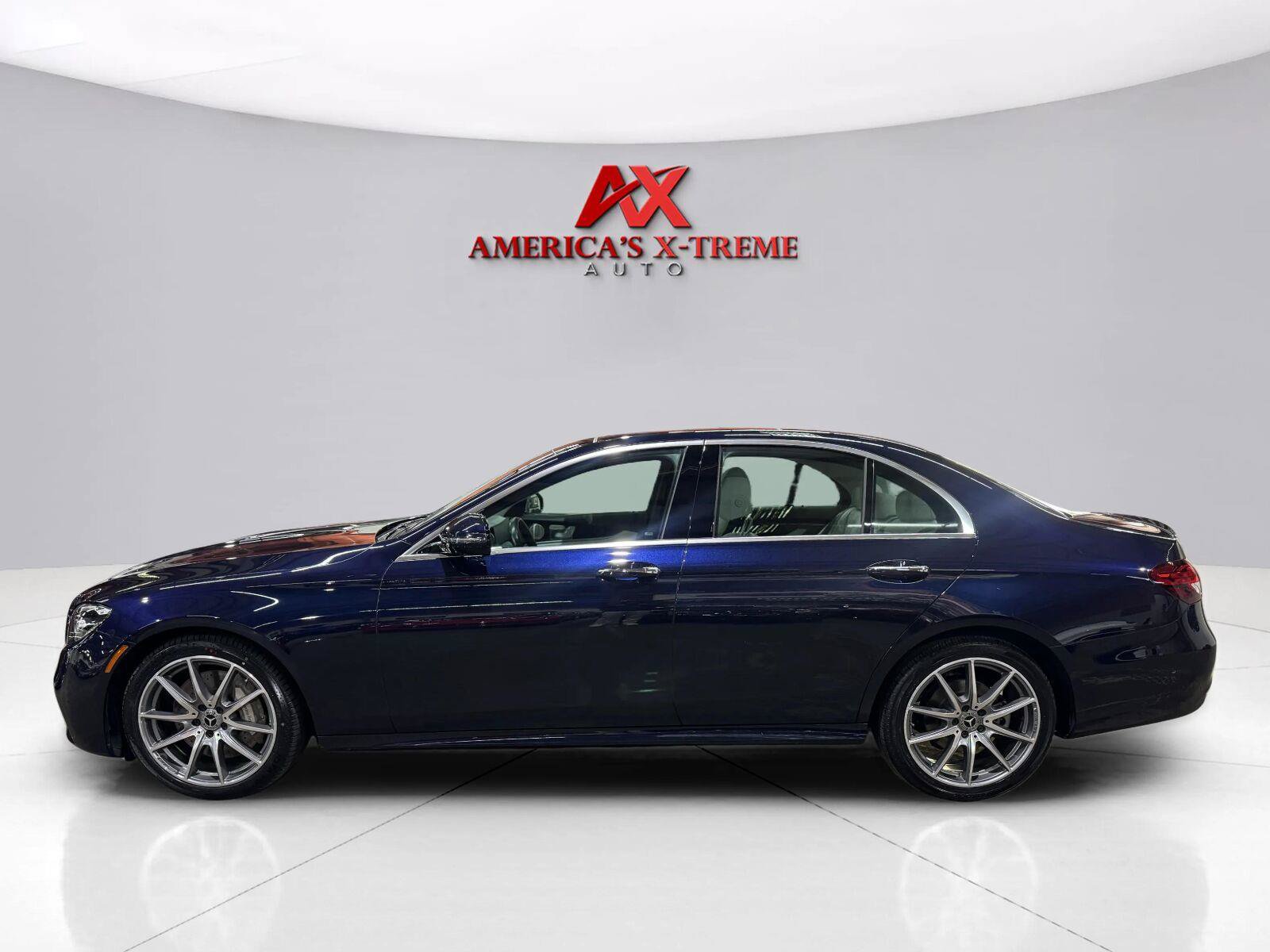 Used 2022 Mercedes-Benz E 350 4MATIC Sedan image 4