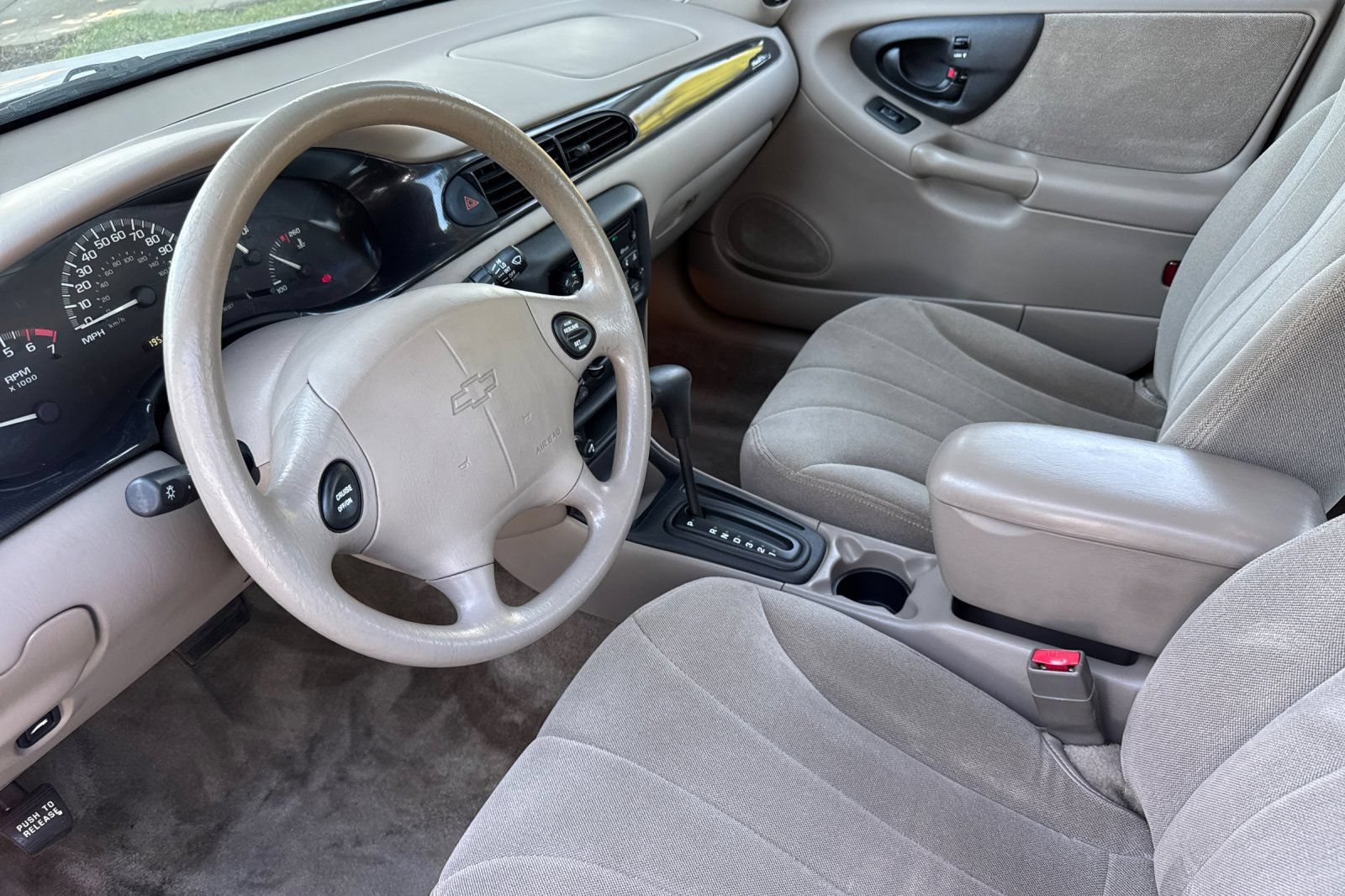 Used 2002 Chevrolet Malibu V6 w/ Preferred Equipment Group 1 FWD image 9
