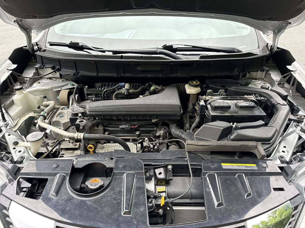 Used 2018 Nissan Rogue SV image 29