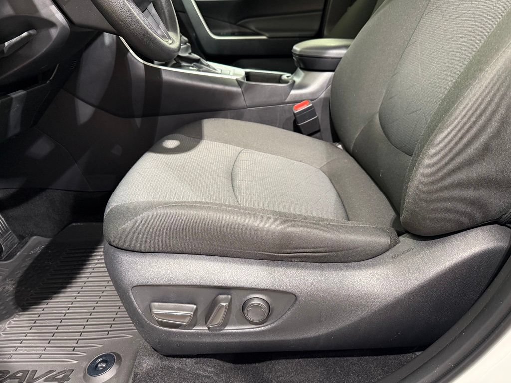 Certified 2025 Toyota RAV4 XLE AWD/4WD image 14
